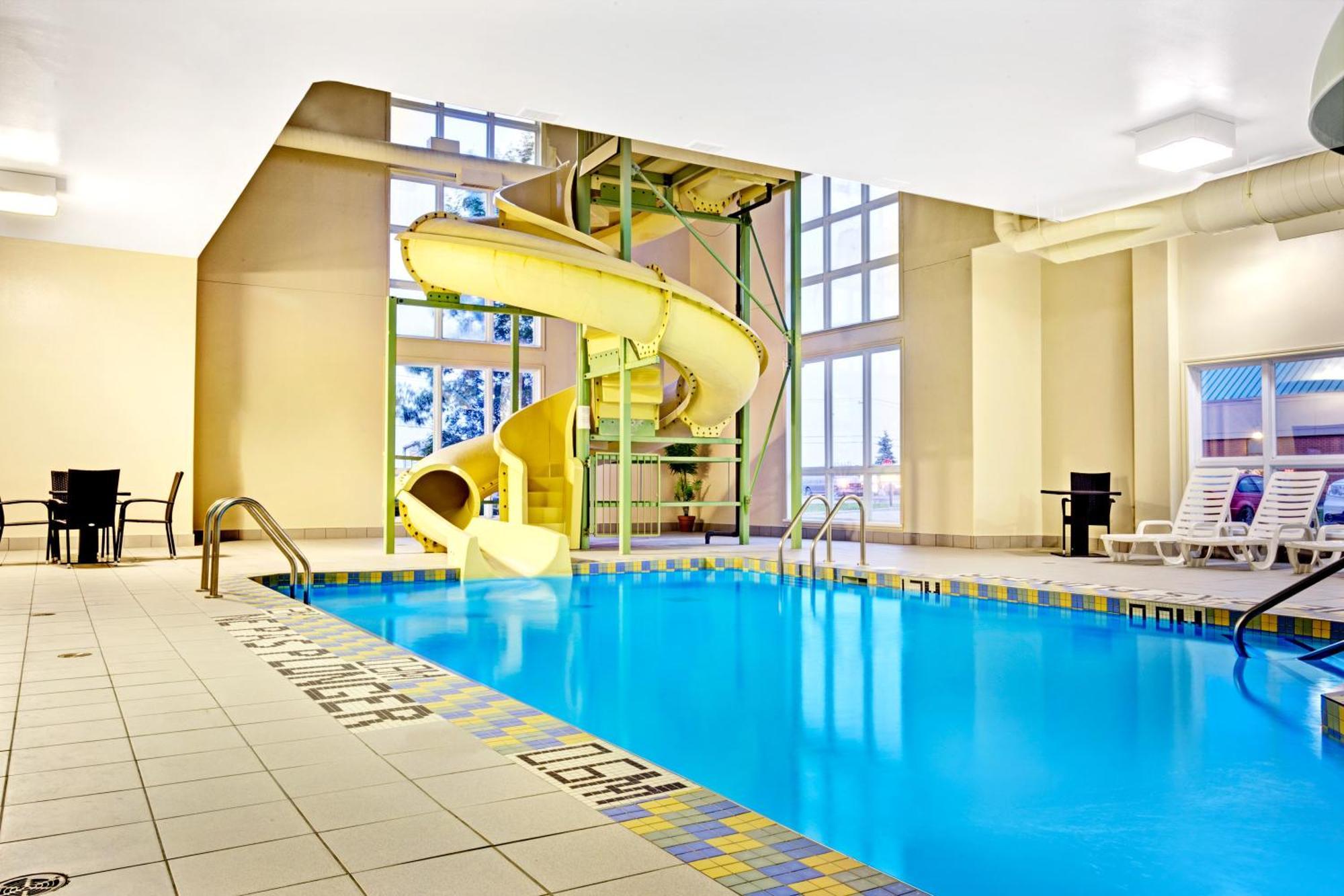 Hotel Super 8 By Wyndham St-Jerome Saint-Jerome Exterior foto