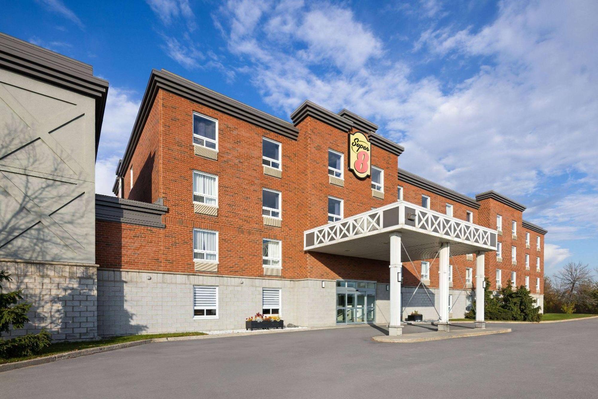 Hotel Super 8 By Wyndham St-Jerome Saint-Jerome Exterior foto